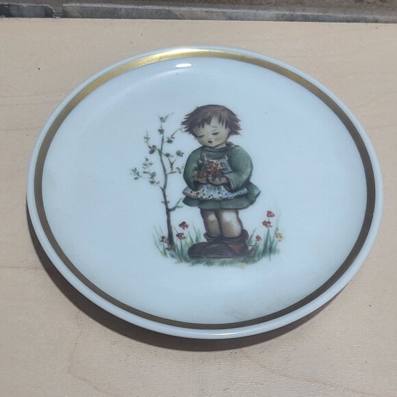 Schmid Berta Sad Girl Hummel Museum Miniature Plate Collection 1982 - Picture 7 of 10